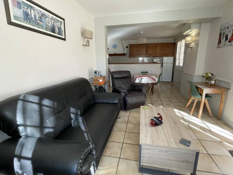 Gite with terrace, barbeque & yard — photo 3