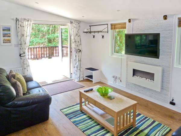 Cottage with garden, pool & patio — photo 3