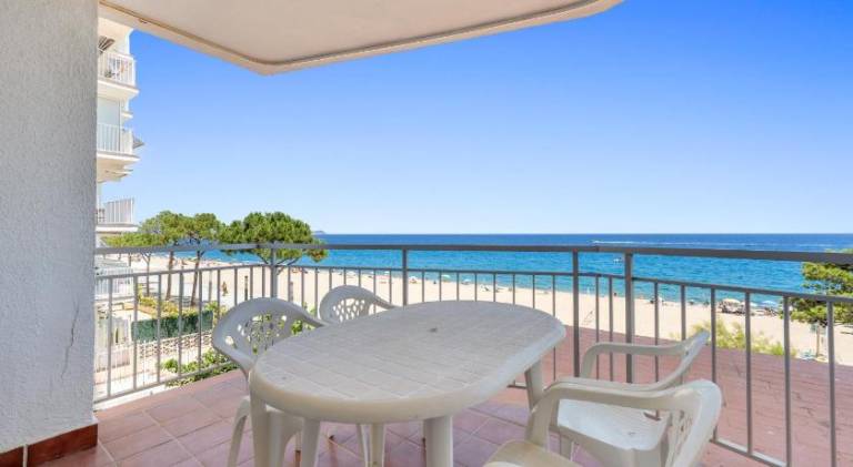 Apartment with terrace | Perfect for remote work in Castell-Platja d'Aro