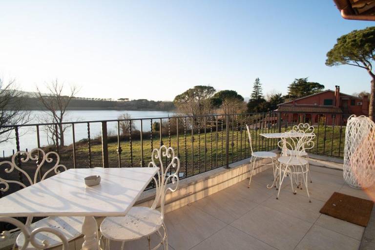Villa with pool, barbecue & garden | Water view — photo 3