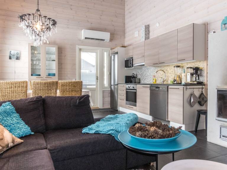 Vacation home with sauna — photo 4