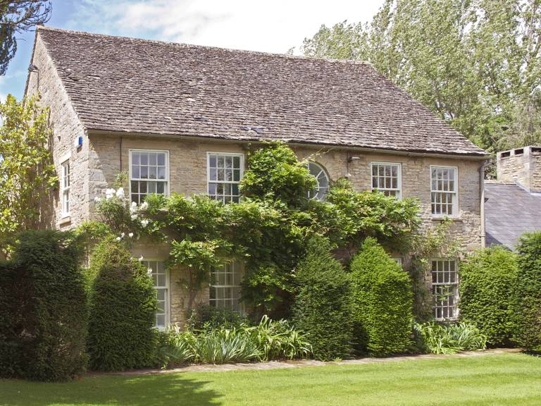 Weir House UKC1149