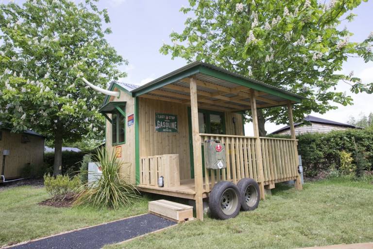 Lodge  Woolstone