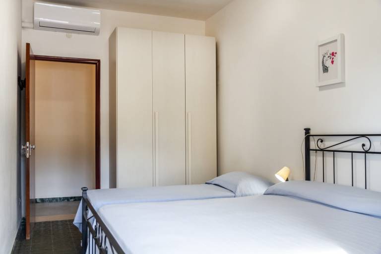 Holiday apartment with terrace — photo 4