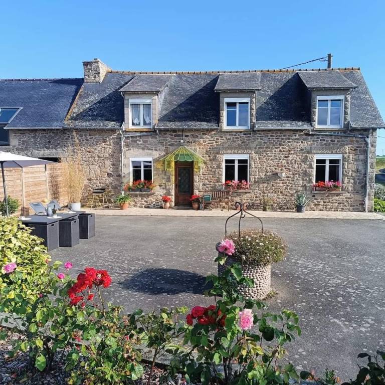 Gite with garden & patio — photo 2