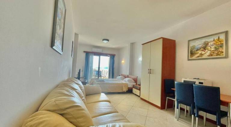 Holiday apartment with patio — photo 2