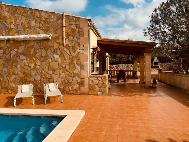 Fully equipped vacation home with terrace, pool & yard | Garden view | Good for workation | Pets allowed — photo 4