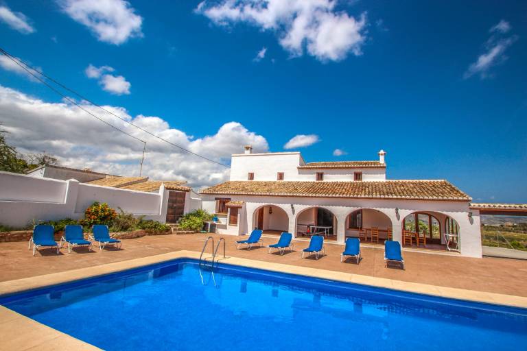 Villa with private pool, barbecue & yard | Suitable for remote work — photo 2
