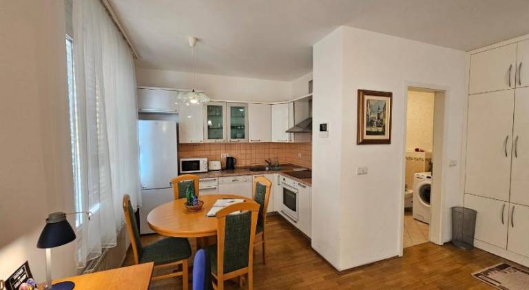 Holiday apartment | Next to Triple Bridge — photo 4