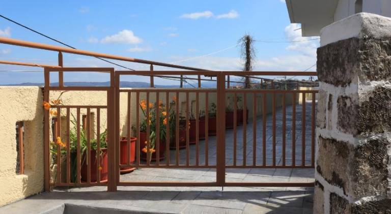 Fully equipped vacation home with BBQ & patio | Pet-friendly — photo 5