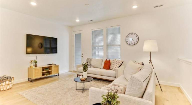 House | Perfect for remote work | Pets are welcome — photo 2