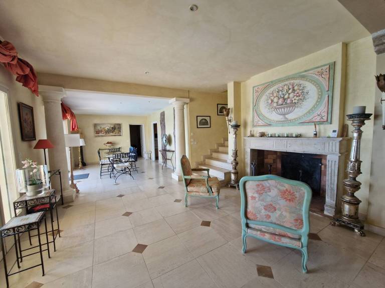 Villa with 6 bedrooms and heated pool — photo 3