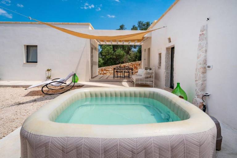Charming apartment with patio, jacuzzi & yard | Pets are welcome — photo 3