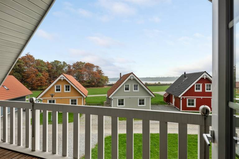 Children-friendly beautiful vacation home with hot tub, patio & sauna | Pets allowed — photo 3