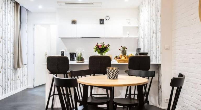 Holiday apartment | Next to Palais des Beaux-Arts de Lille | Suitable for remote work in Lille