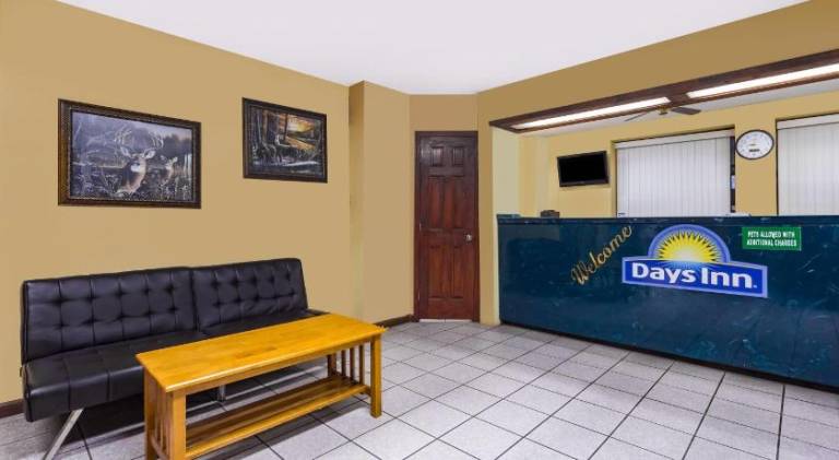 Days Inn by Wyndham Byron — photo 5