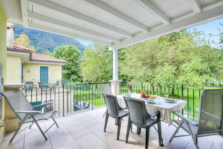 Apartment with patio | Lake view in Porlezza