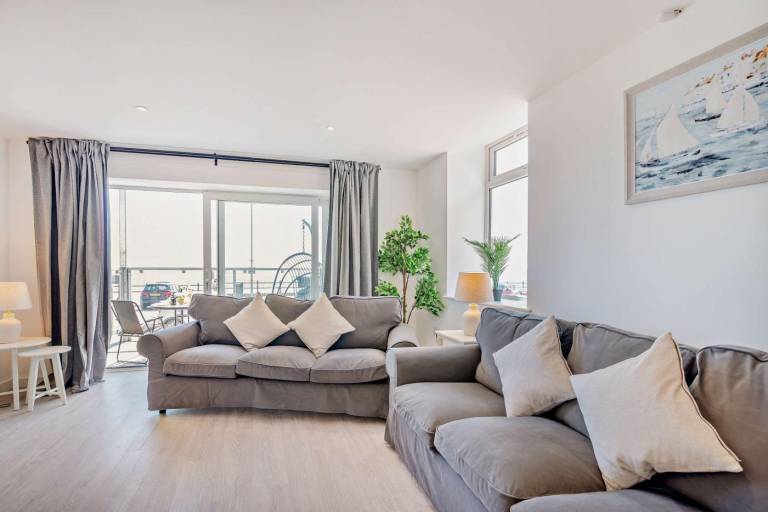 Rental apartment with 3 rooms for 6 persons — photo 4