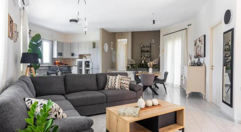 Fully equipped rental apartment with barbecue & patio | Suitable for remote work | Dogs allowed in Rethymno