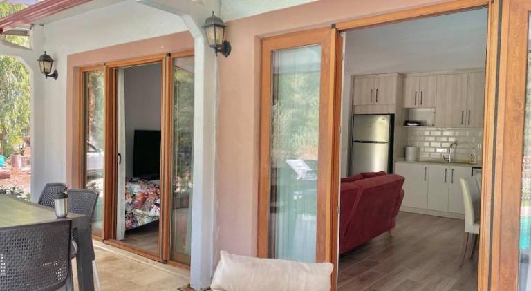 Villa with private pool, BBQ & garden — photo 4