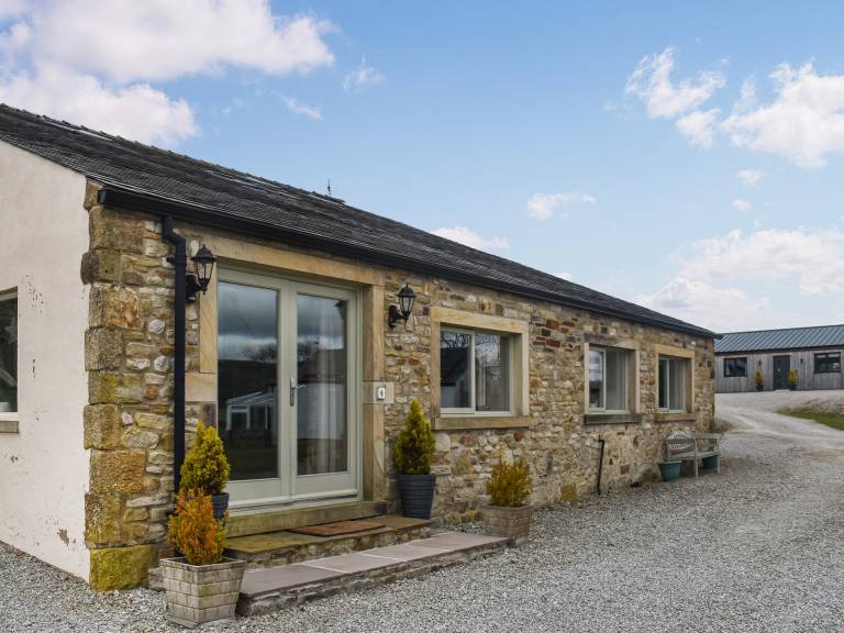 Cottage Settle