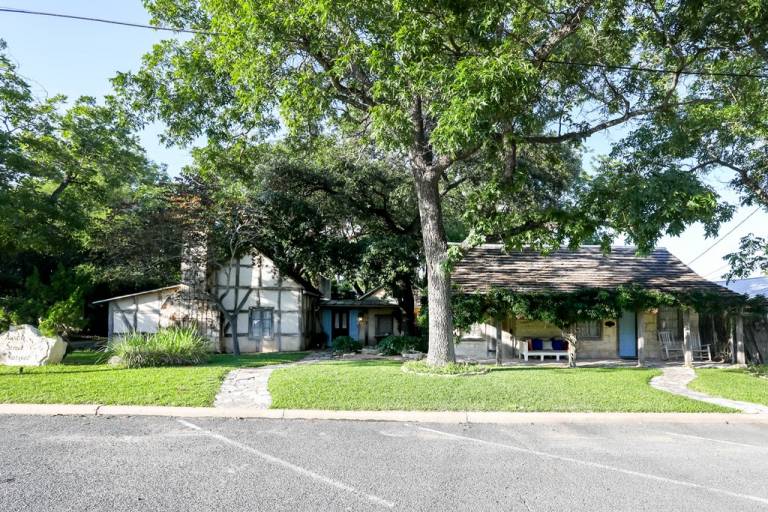 Austin Street Retreat Great Location for Up to 12 in Fredericksburg, TX