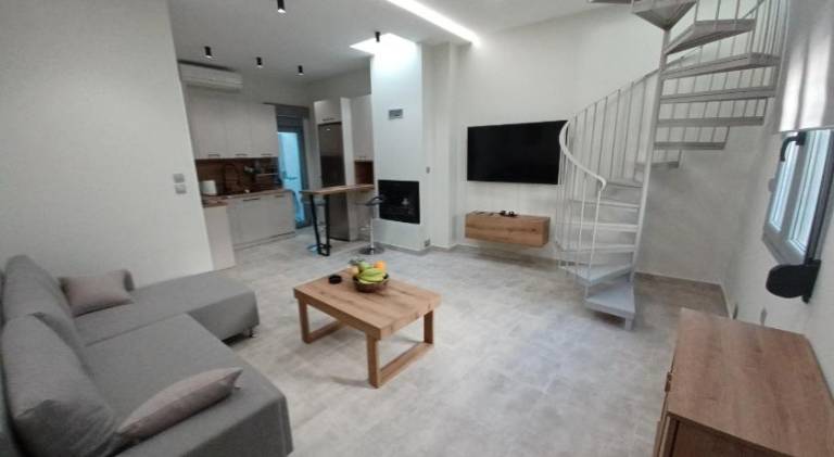 Fully equipped vacation home with patio | Pet-friendly — photo 2