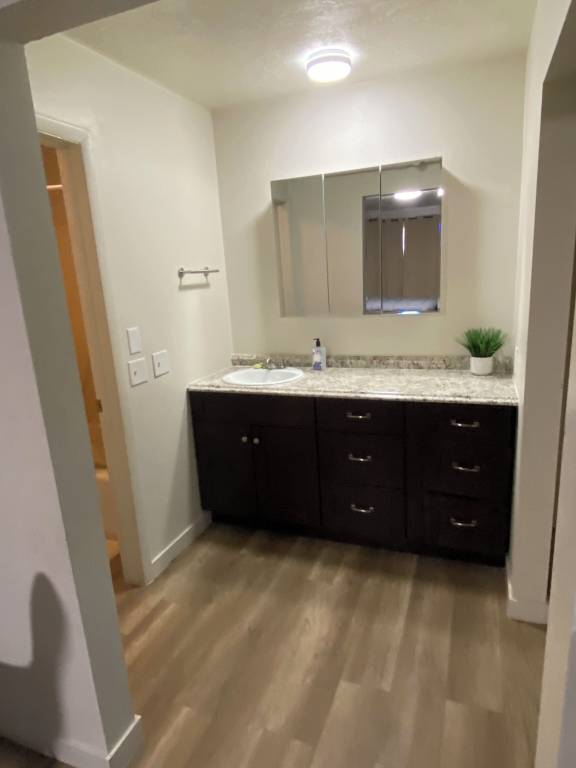 Apartment  Green River