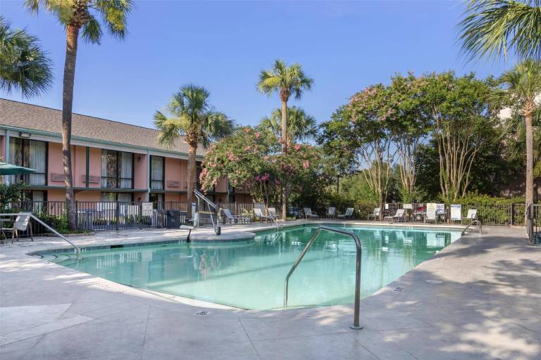 Best Western Charleston Inn in Charleston, SC