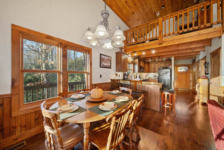 Child-friendly vacation home with BBQ | Mountain view | Perfect for remote work | Pet-friendly — photo 5