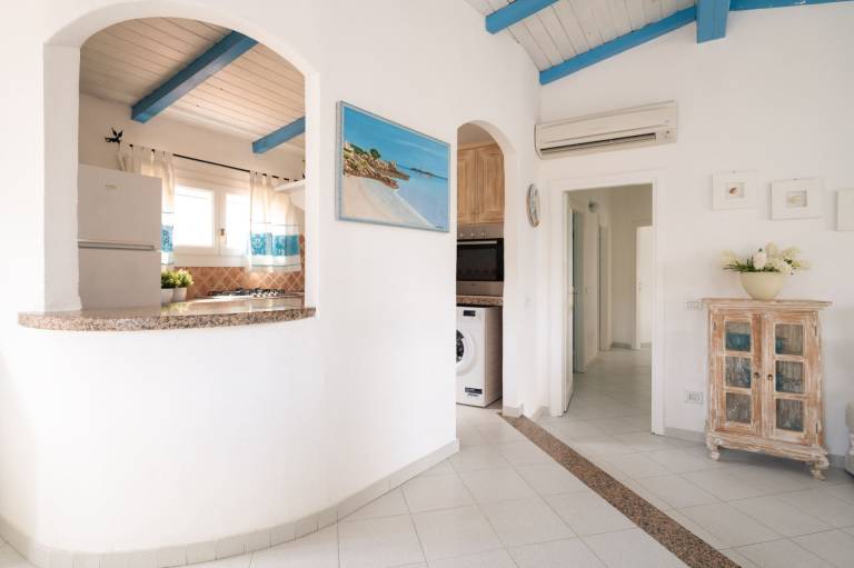 Family-oriented villa with private pool, garden & grill | Pets are welcome — photo 4