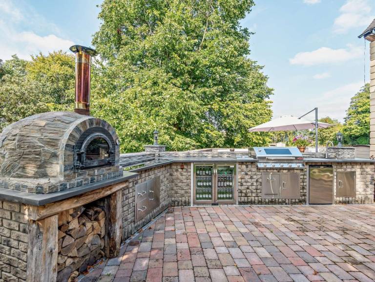 Fully equipped lovely cottage with garden, pool & BBQ | Pets allowed — photo 4