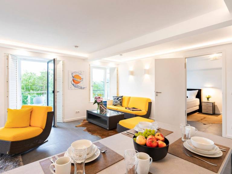 FeWo GiGi: Komfort-Ferienwohnung 80 m² mit 2 Bädern & Meerblick– Prora in Binz