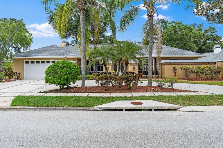 Safety Harbor Vacation Rentals from 70 HomeToGo