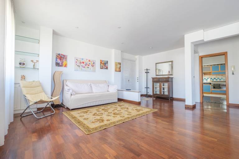 Fully equipped lovely rental apartment with fast internet | City view | Close to the beach | Suitable for remote work | Pets are welcome — photo 2
