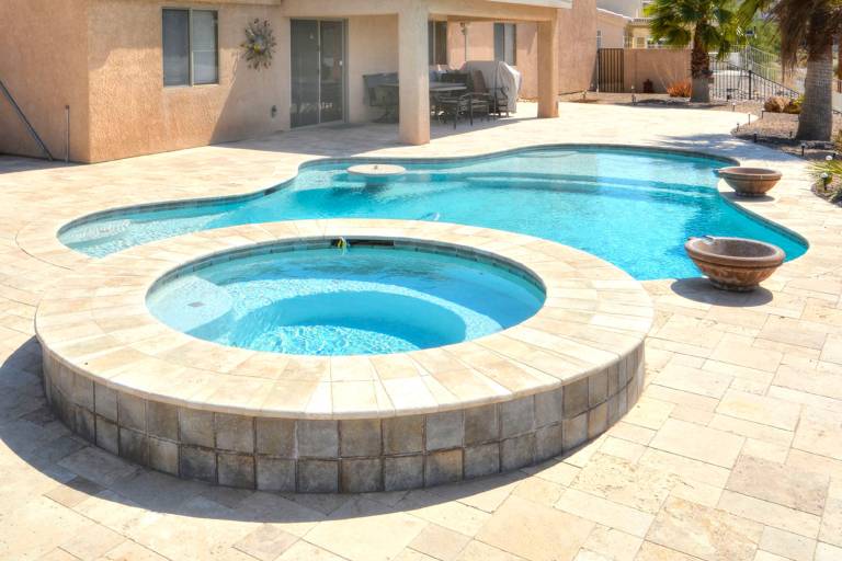 Vacation home with heated pool & barbecue | Lake view — photo 3