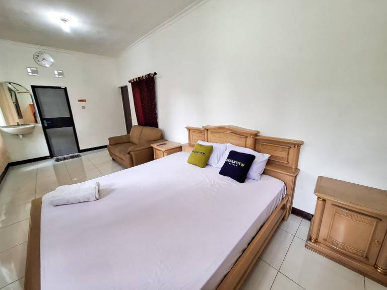 Urbanview Hotel Kusuma Garden Cianjur