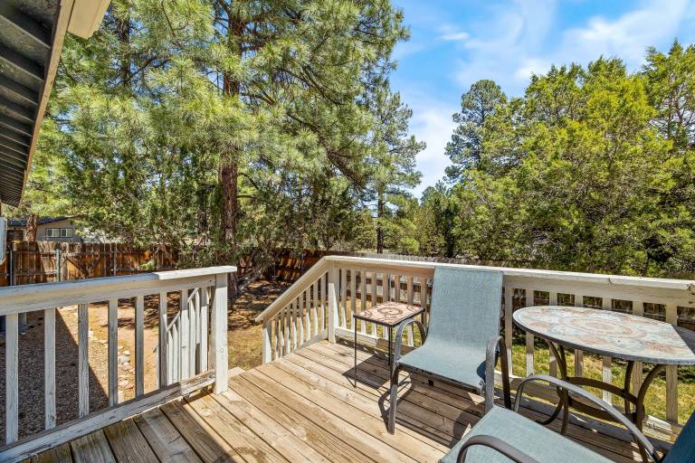 1 Mile to Lake: Wooded Retreat w/ Deck! — photo 2