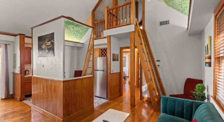Amazing 2br 2ba with Loft C — photo 2