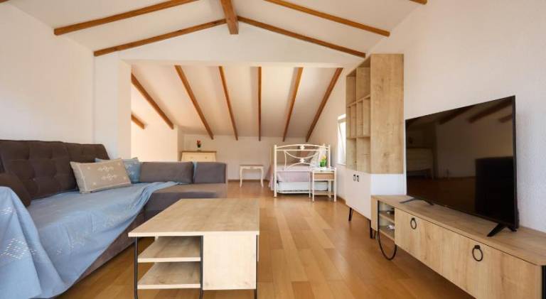 Apartment with garden & terrace | Pets allowed — photo 2
