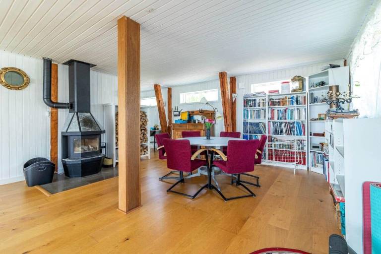 Child-friendly vacation home with barbeque, sauna & patio | Sea view | Dogs allowed — photo 3
