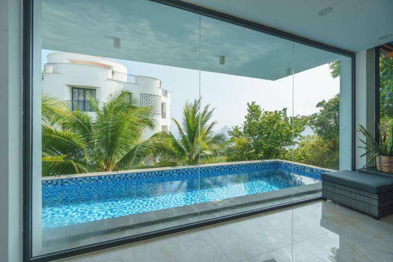 Ample villa with barbeque & pool | Perfect for remote work | Pet-friendly — photo 4