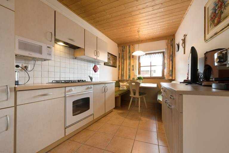 Holiday Apartment "Dolomitenblick" with Mountain View, Balcony & Wi-Fi — photo 3