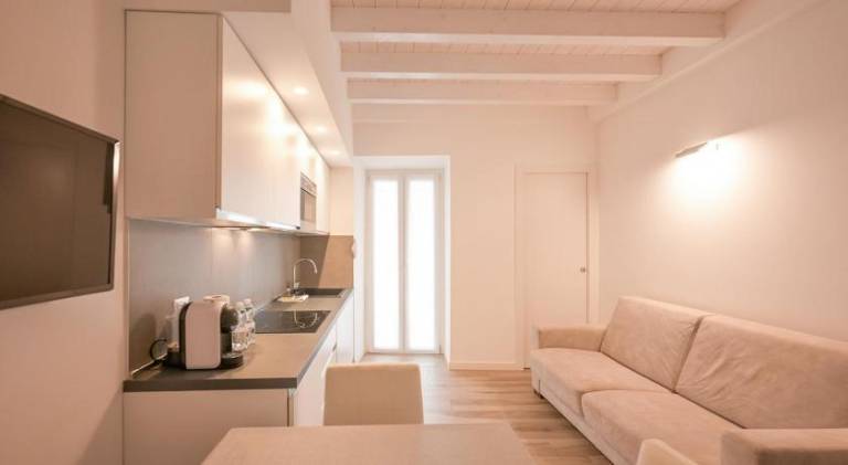 Sweetly apartment in the walled city with WiFi e AC in Brunate