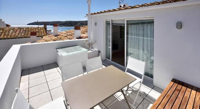 Vacation home | Beach nearby | Pets allowed — photo 2