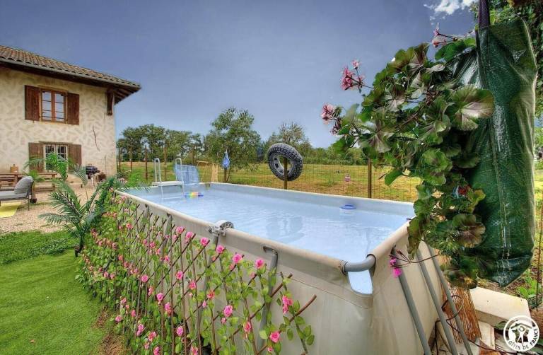 Family-oriented gite with yard | Pets are welcome — photo 2