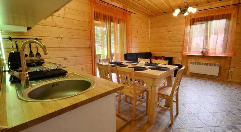 Beautiful chalet with BBQ & patio | Dogs allowed — photo 3