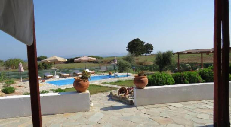 House with patio, barbecue & private pool | Suitable for remote work — photo 5