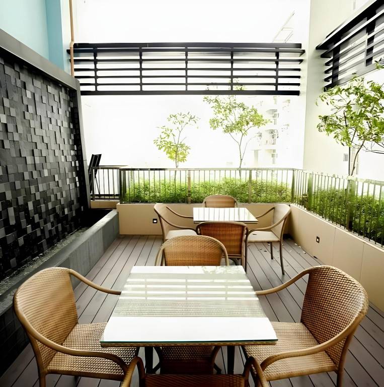 Lovely rental apartment with pool & yard | Suitable for remote work | Pets allowed — photo 4