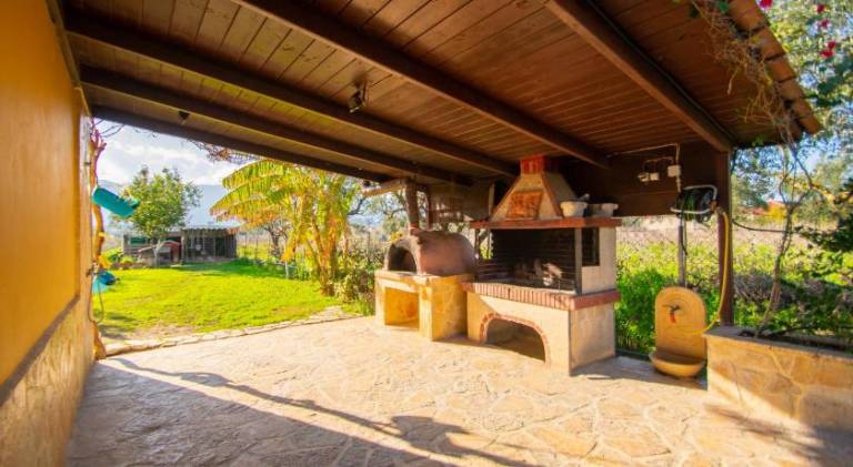 Fully equipped big house with yard, barbecue & terrace | Perfect for remote work | Dogs allowed — photo 3